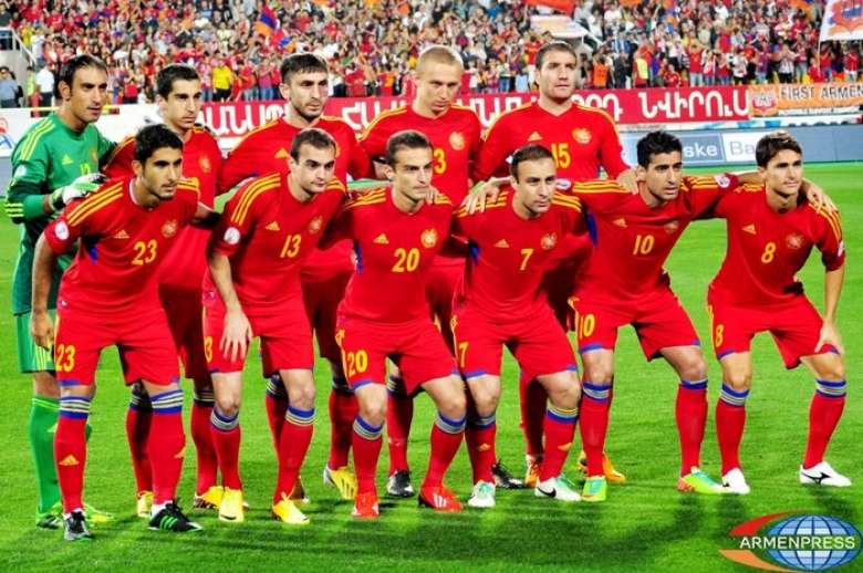 Армения футбол игроки. Armenian National Football Team. Сборная Армении по футболу логотип. Форма сборной Армении по футболу для ФИФА. 2015 Armenian Football Team.