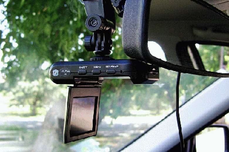 Авторегистраторы. Автомобильный регистратор на 4 камеры. Видеорегистратор запрещен. Видеорегистраторы установленные в патрульных машинах.