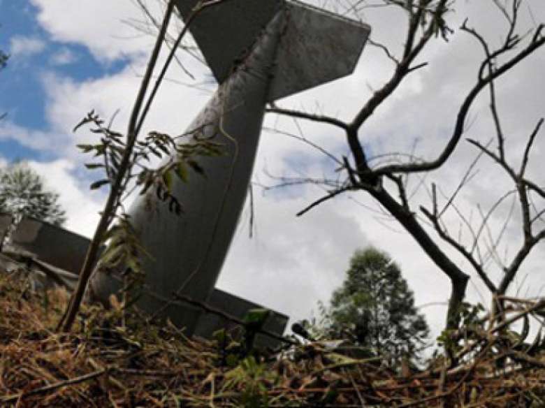Страна разбитых. Памятник разбитому самолету Китай.
